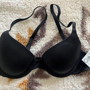 Calvin Klein black t-shirt bra NWT 34A